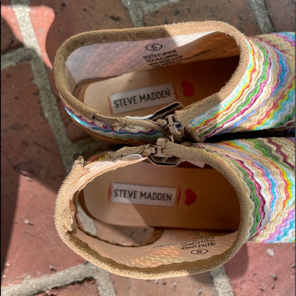 Rainbow Steve Madden sandals - Picture 2 of 4